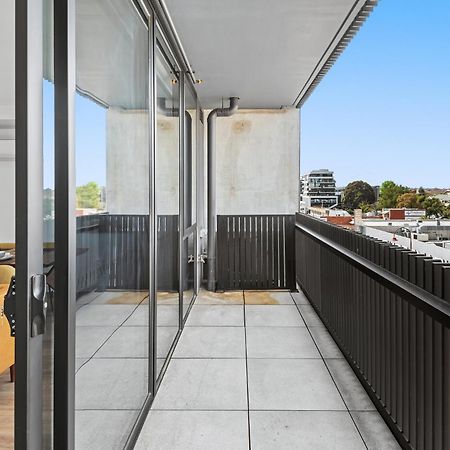 Modern Apartment On Burgundy Precinct & Parklands Melbourne Ngoại thất bức ảnh