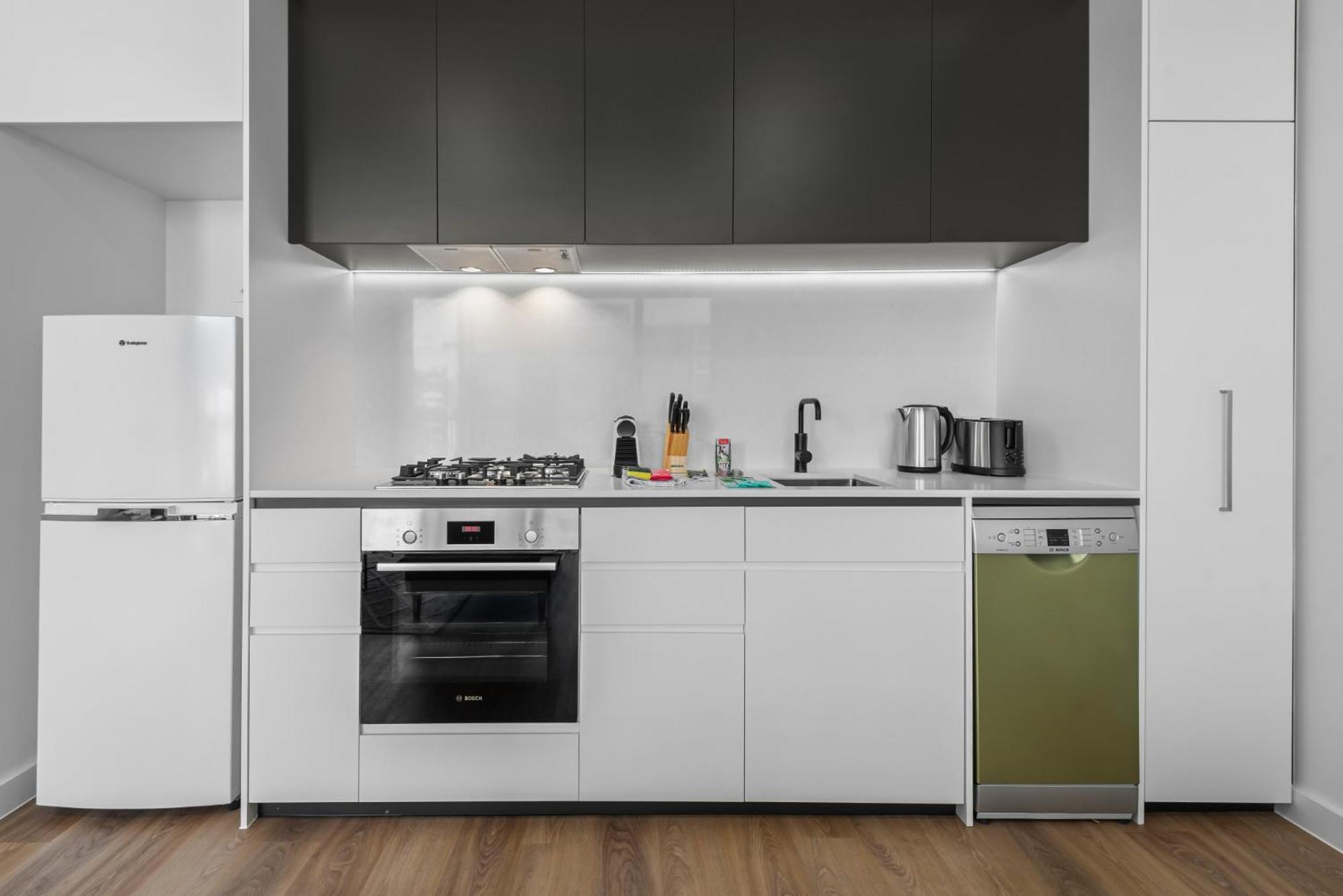 Modern Apartment On Burgundy Precinct & Parklands Melbourne Ngoại thất bức ảnh
